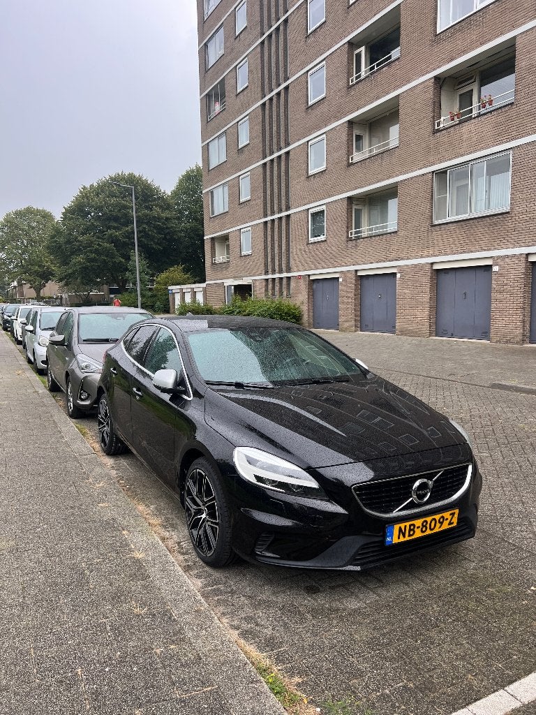 Volvo V40 D2 2.0 88KW/120PK Aut-6 2017 Zwart, Auto's, 4 cilinders, Automatische klimaatregeling, Origineel Nederlands, Diesel