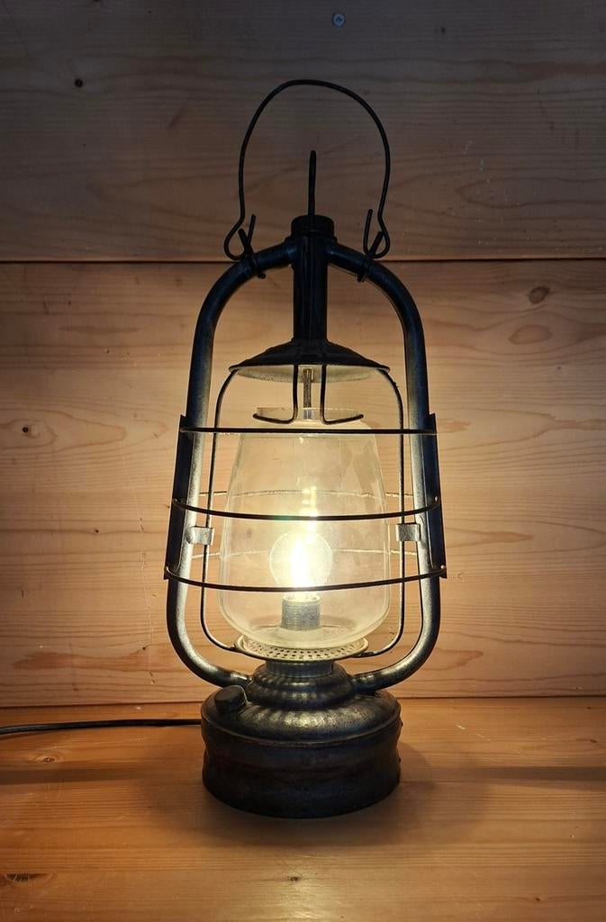Vintage Stormlamp Petroleumlamp - Omgebouwd naar 220V E14, Ophalen of Verzenden