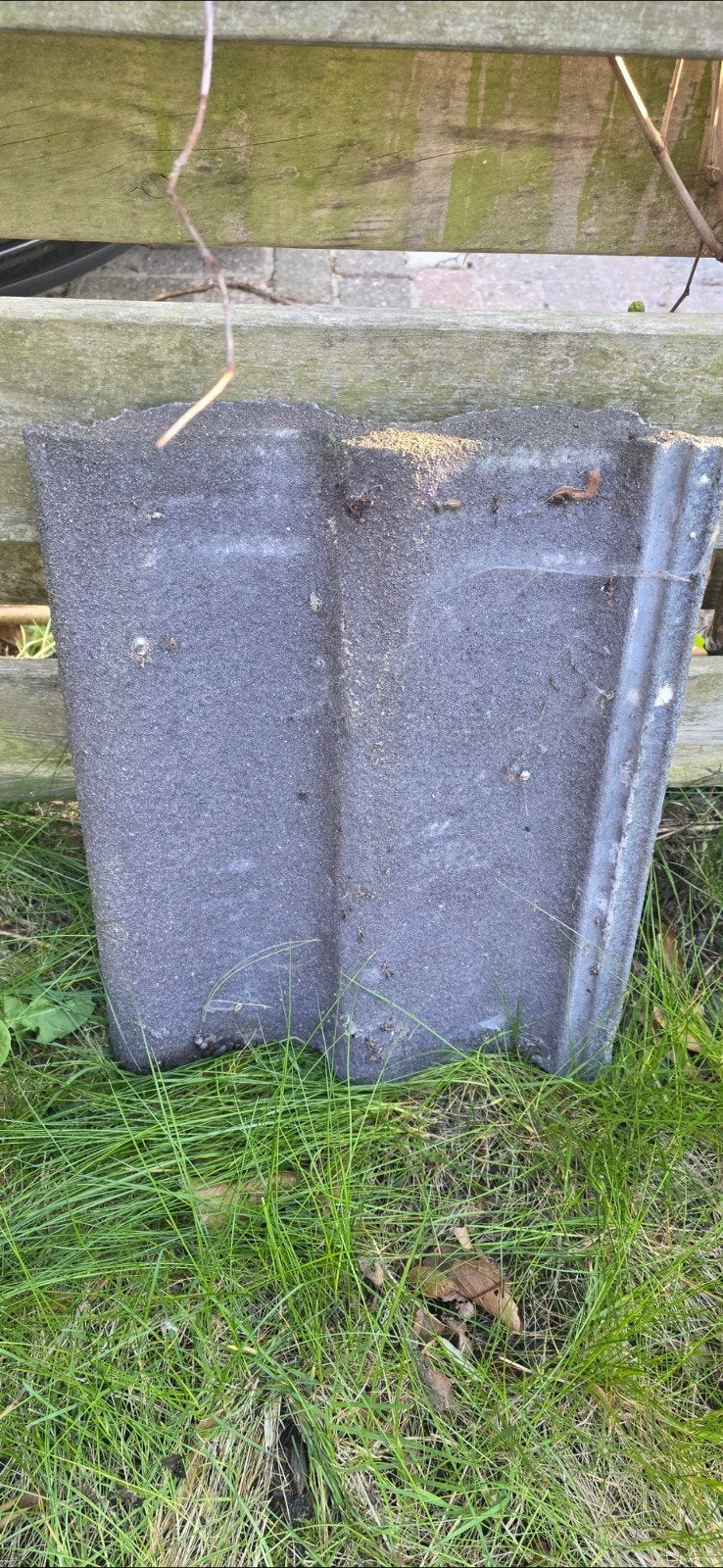 Gebruikte dakpannen, type Sneldek, grijs, Doe-het-zelf en Verbouw, Ophalen, Gebruikt, Steen of Klei, 15 m² of meer
