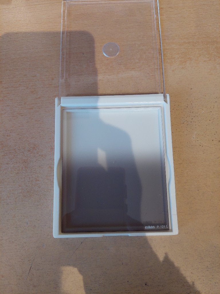 574 - Cokin P1121L – Graduated Grey G2 Light ND2 (0,3), Ophalen of Verzenden, Zo goed als nieuw, 80 mm of meer, Inclusief opbergcase