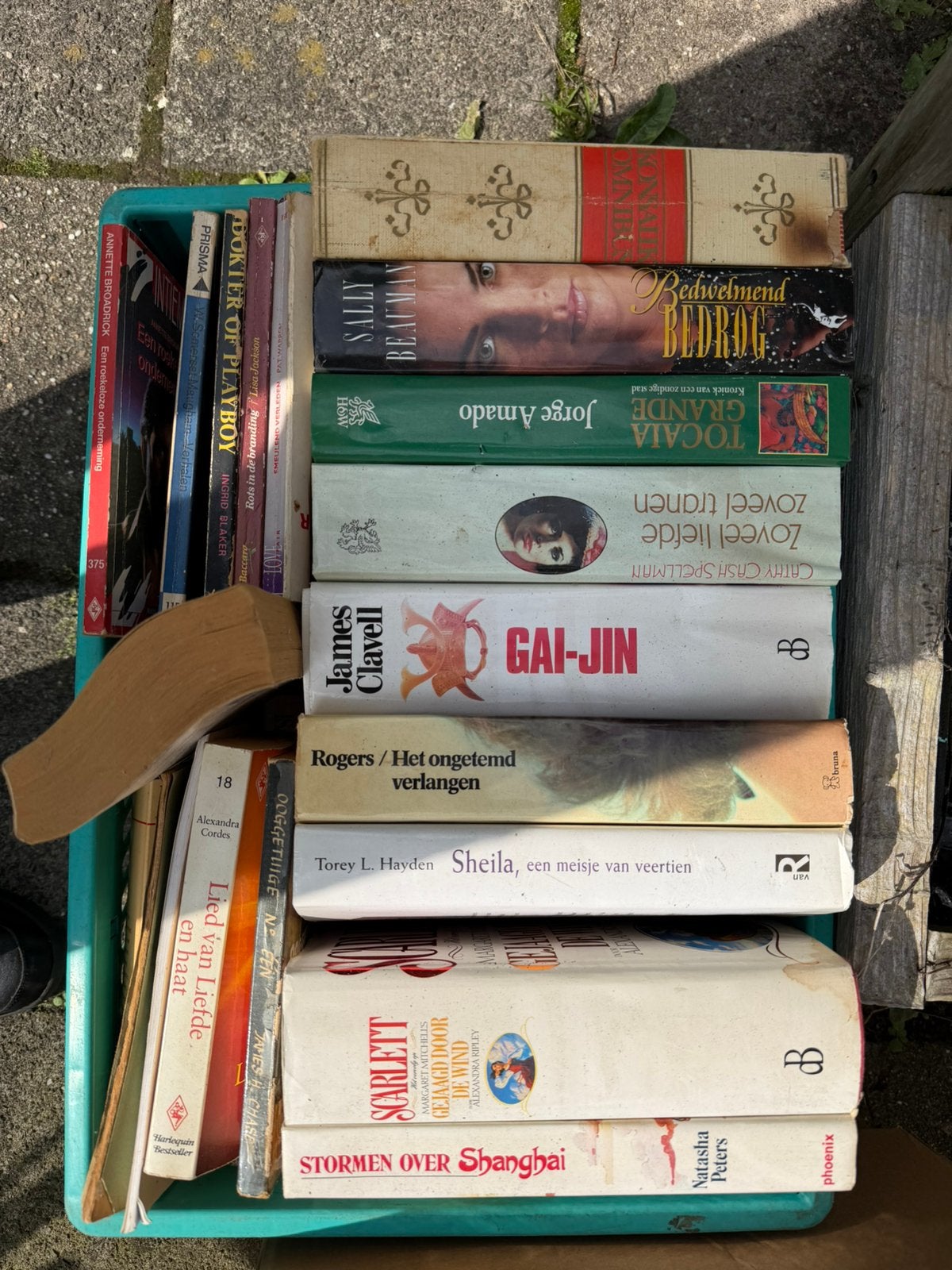 Drie dozen boeken, Boeken, Ophalen, Zo goed als nieuw, Verschillende onderwerpen