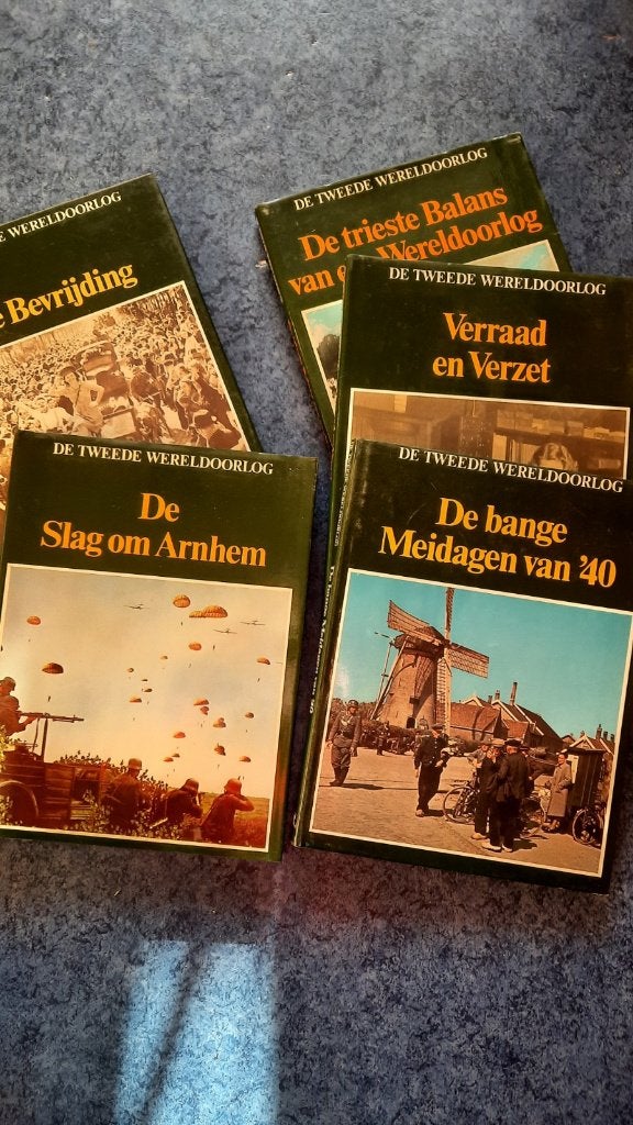 NEDERLAND in WOII 5 belangrijke feiten in 5 boeken, Ophalen of Verzenden, Tweede Wereldoorlog, Gelezen, Algemeen