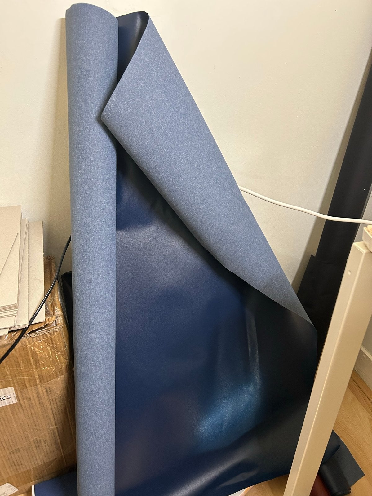Donkerblauw boekbindstof op rol Nieuw - 2,5 meter x 1 meter, Ophalen, Blauw, 30 tot 120 cm, Katoen