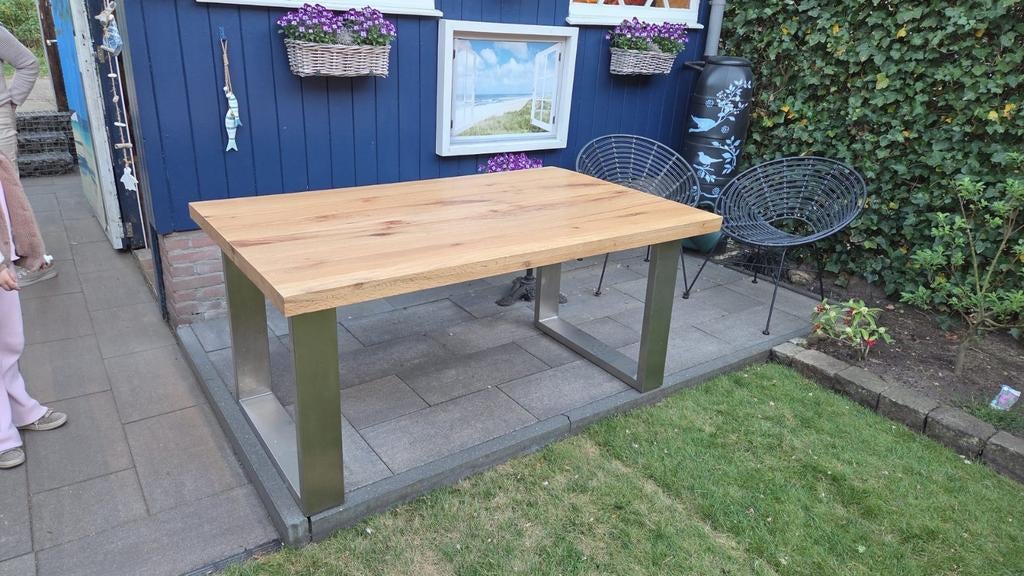 Tafel met RVS u-vorm poot en massief rustiek eiken blad, Ophalen, Gebruikt, Eikenhout, 50 tot 100 cm