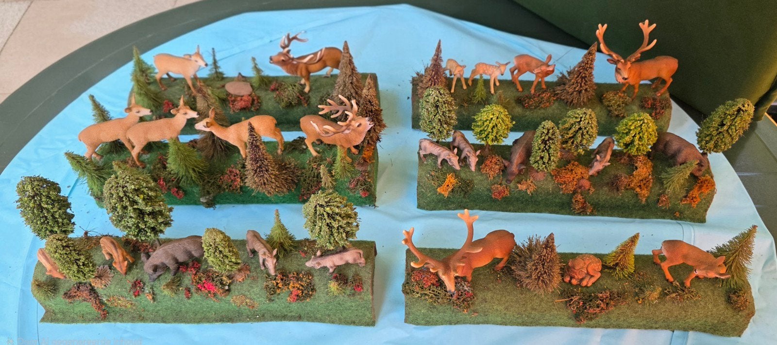 6x Veluwe taferelen Edelherten, zwijnen, bos & heide, Ophalen of Verzenden, Zo goed als nieuw, Dier