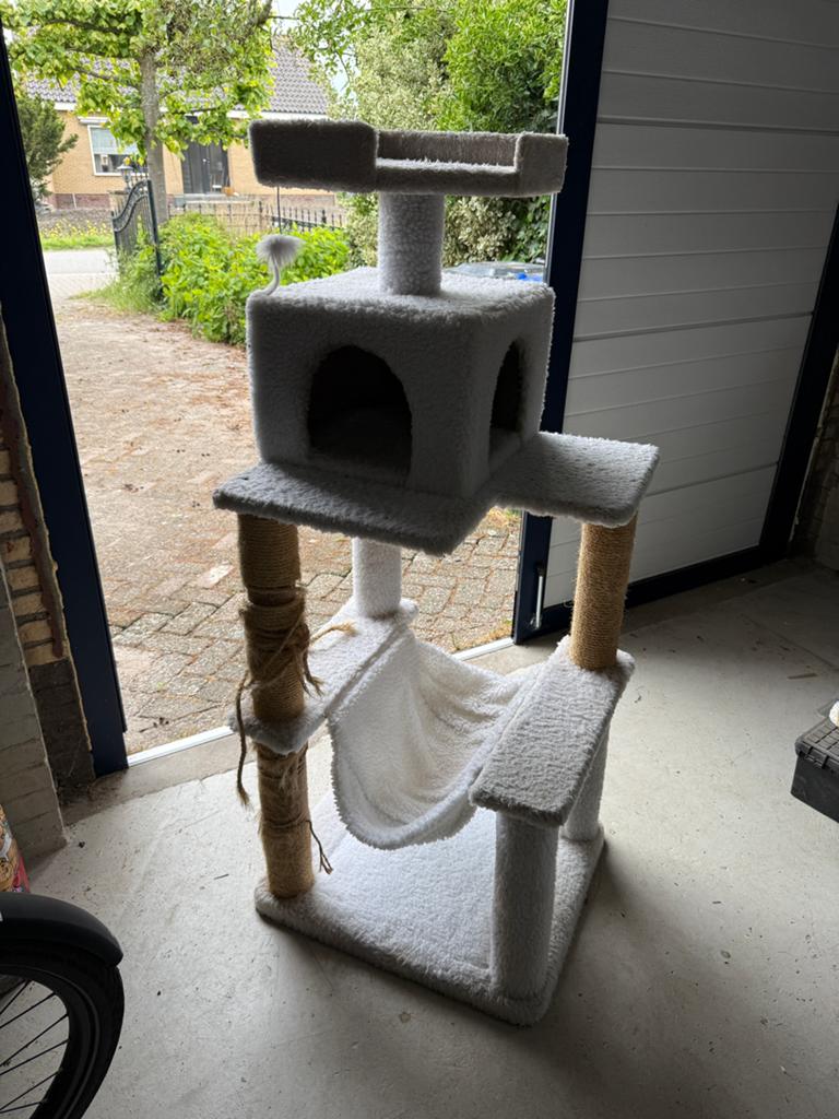 Krabpaal met huisje voor katten, Ophalen, Gebruikt, Krabpaal