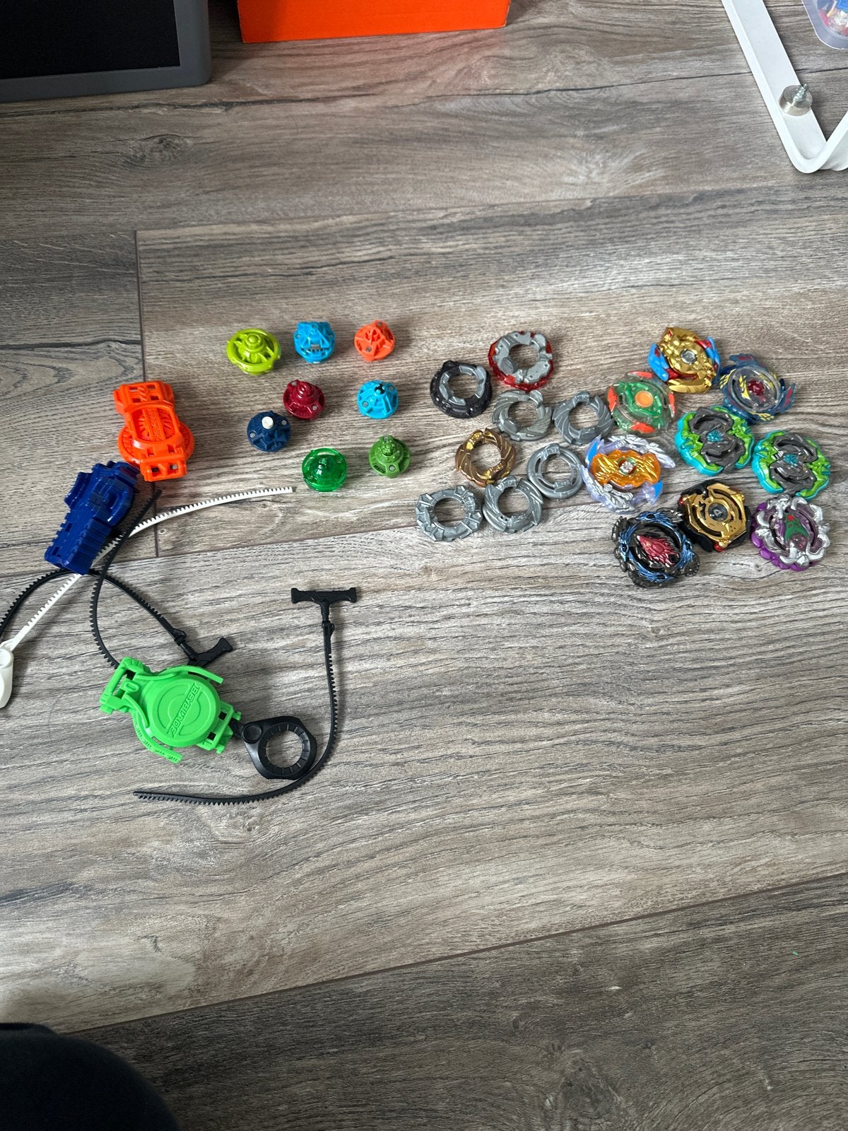Grote collectie Beyblade Burst met launchers, Ophalen, Gebruikt, Jongen of Meisje