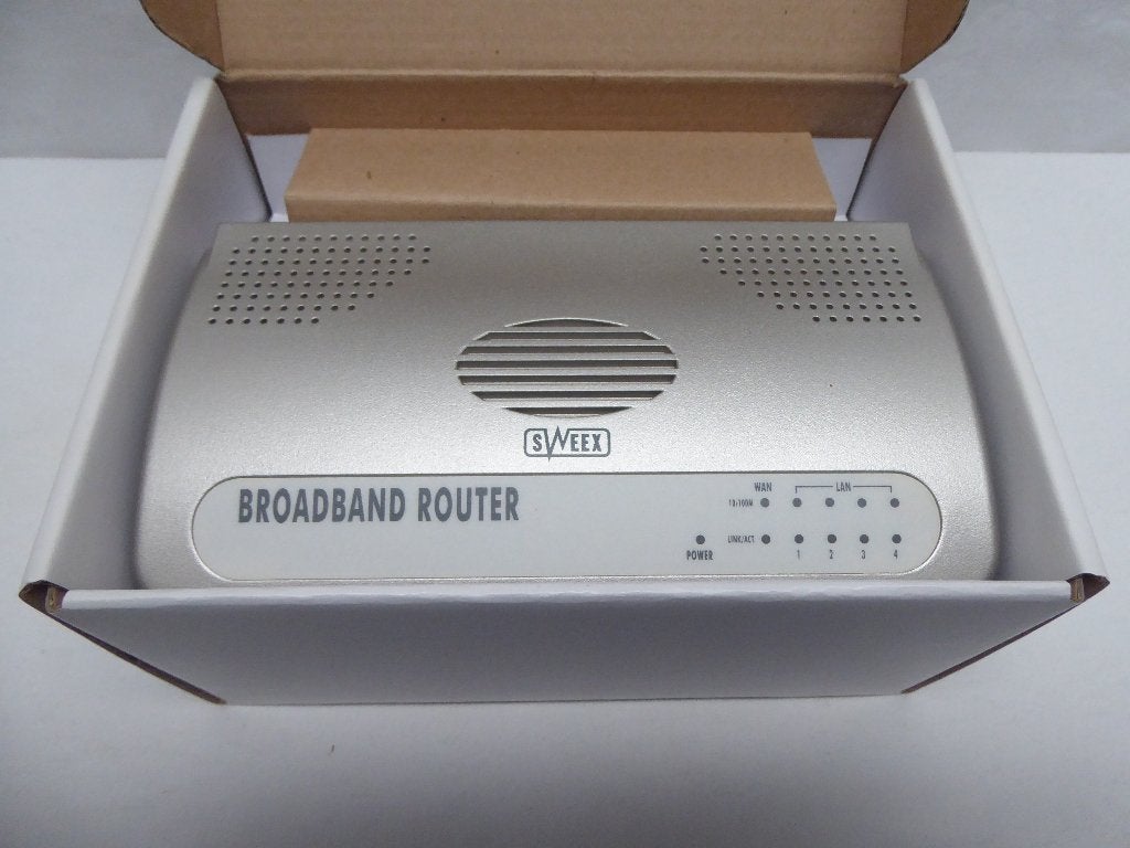 Sweex | broadband router 4 port 10/100 switch | z.g.a.n., Ophalen of Verzenden, Zo goed als nieuw, Router, Sweex