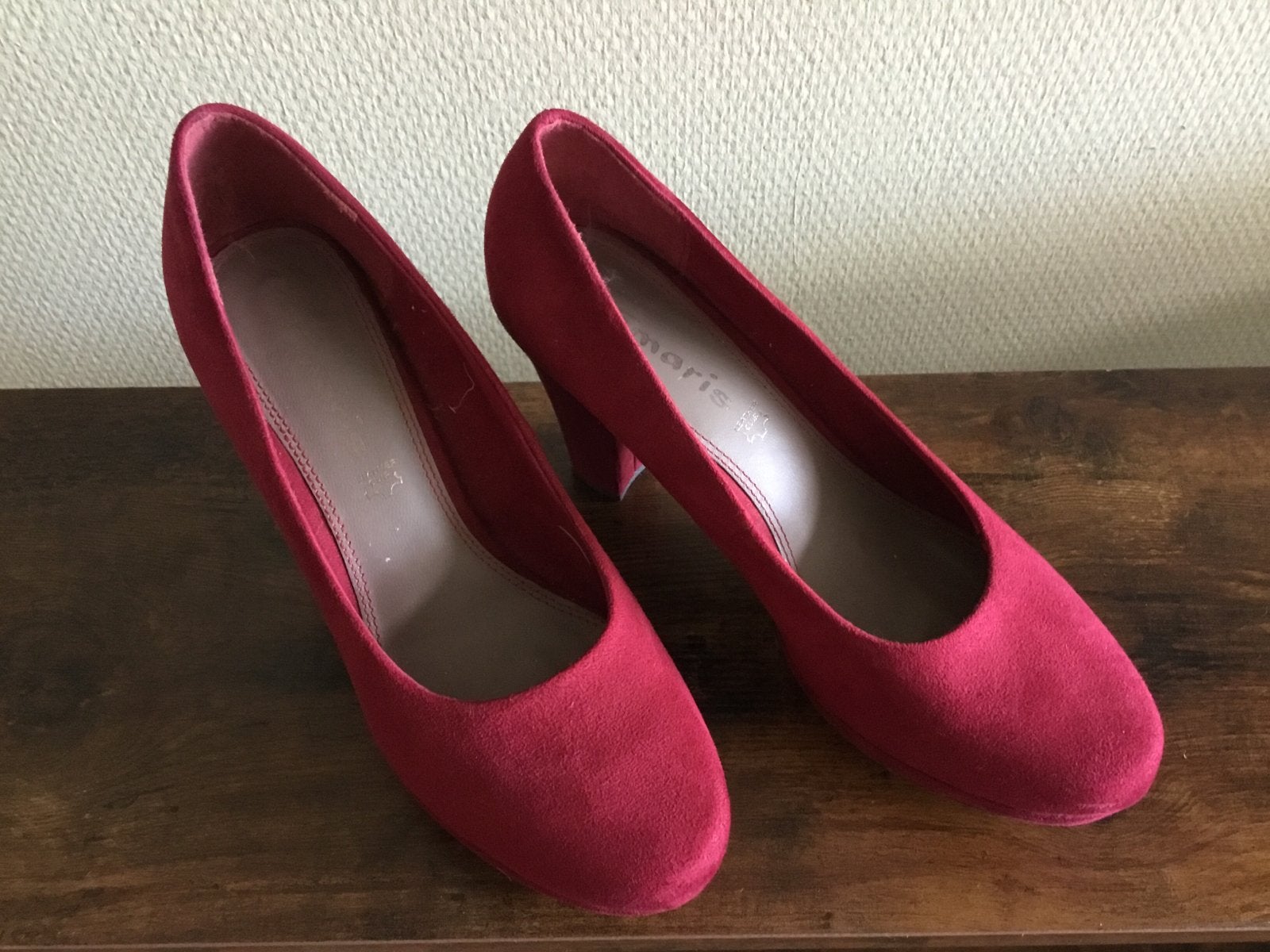 Rode Tamaris Pumps Maat 40, Hakhoogte 9 cm - Zo goed als nie, Ophalen, Zo goed als nieuw, Rood, Pumps