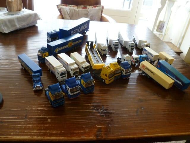 vrachtautos zoldervondst, Hobby en Vrije tijd, Modelauto's | 1:18, Ophalen of Verzenden, Gebruikt, Overige typen, Overige merken