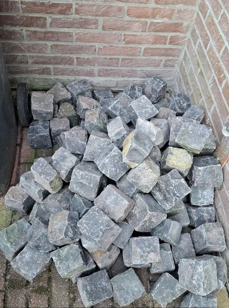 Mooie partij Basalt Kinderkoppen / Kasseien, Tuin en Terras, Grind, Keien en Split, Ophalen, Gebruikt, Kei, Basalt