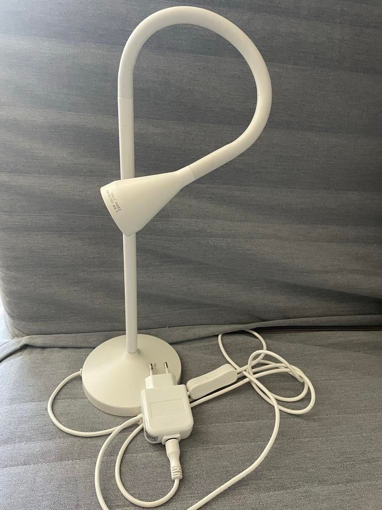 IKEA NÄVLINGE Bureau/Nachtlamp - Verstelbaar, Warmwit LED, Ophalen, Zo goed als nieuw, Kunststof, Minder dan 50 cm