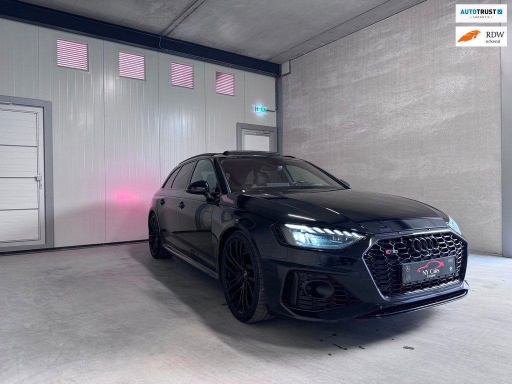 Audi RS4 2.9 TFSI Quattro Pano|HUD|Memory|Massage|RS Dynamic, Auto's, Audi, Automaat, Gebruikt, Zwart, Zwart