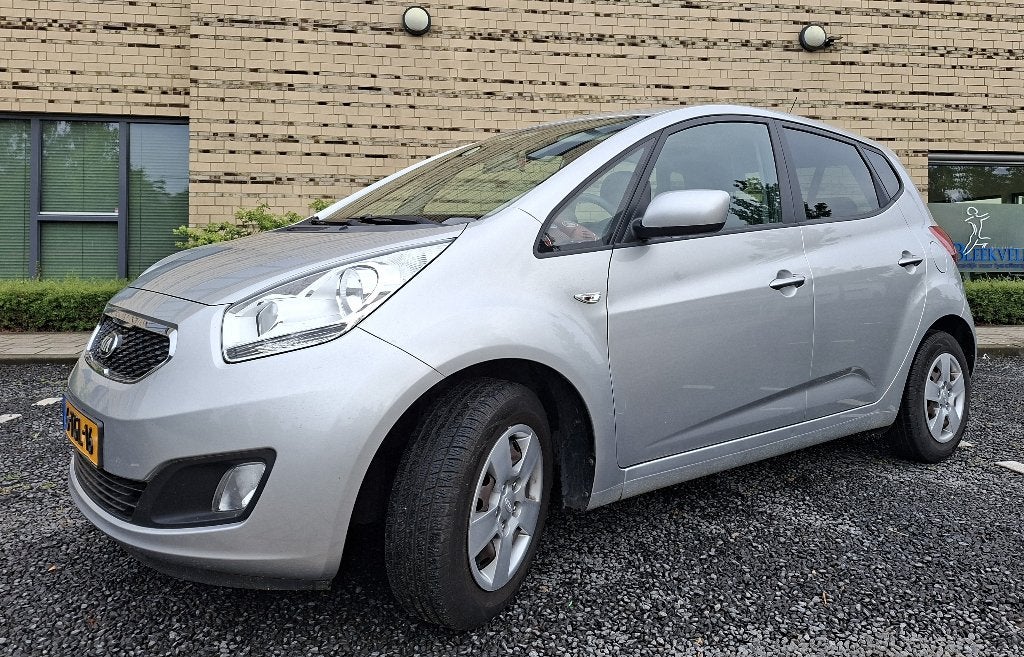 Kia Venga 1.6 Cvvt AUT 2014 Grijs, Auto's, Kia, 1169 kg, 4 cilinders, Alcantara, Origineel Nederlands