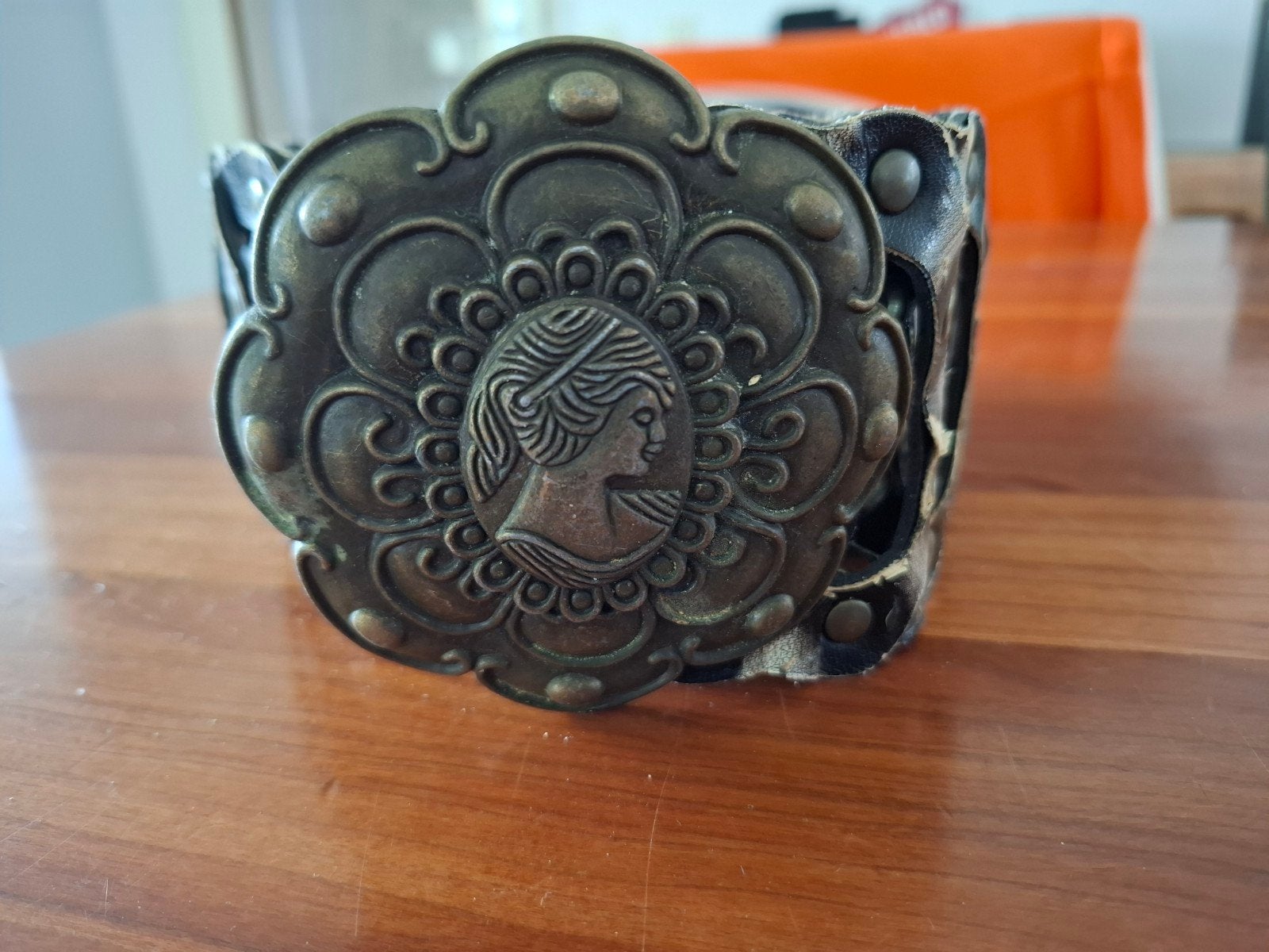 Vintage Tailleriem met Camee Gesp - Zwart/Goud 120 cm, Tailleriem, Ophalen of Verzenden, Onbekend, Gedragen