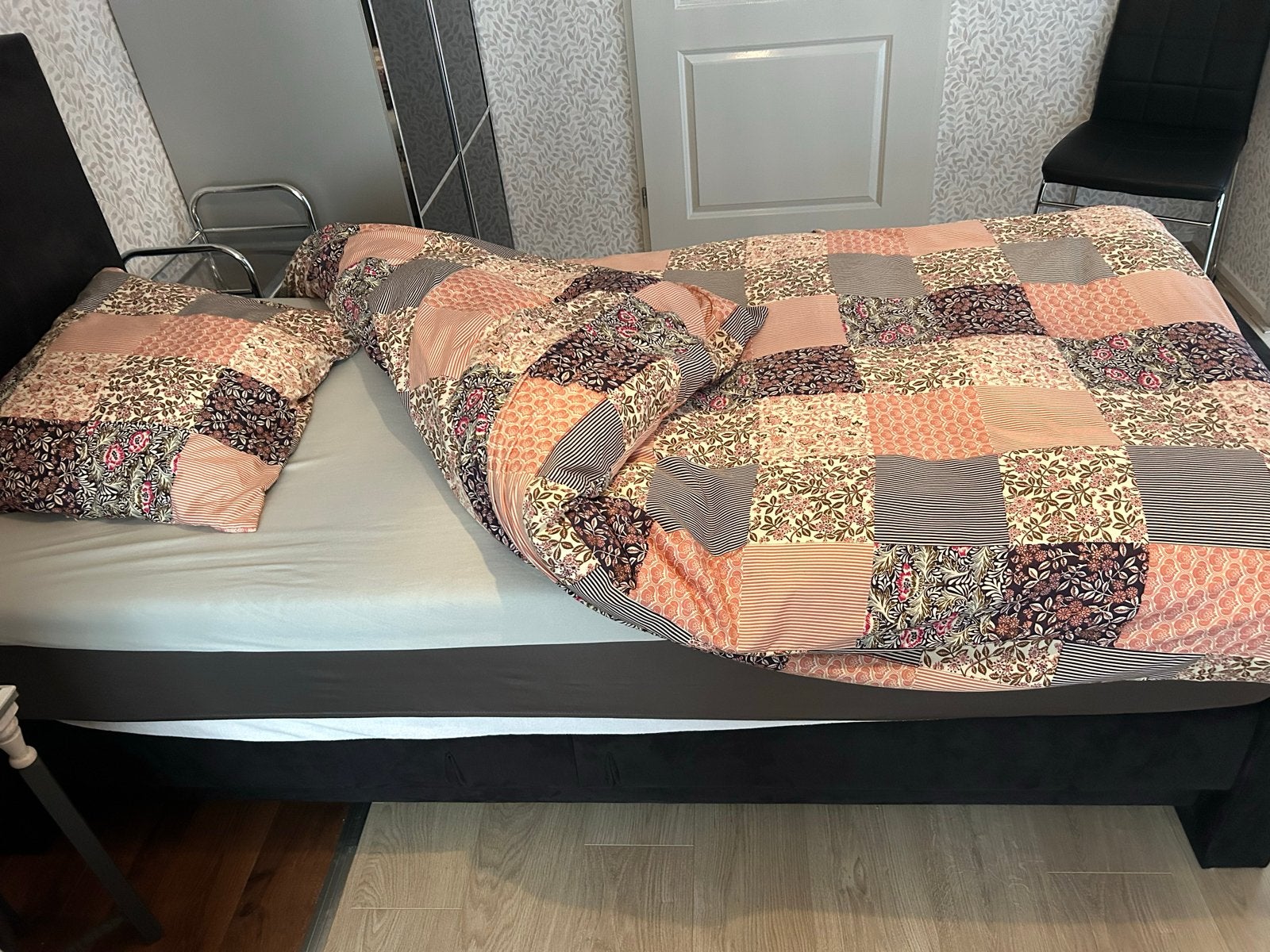 Eenpersoons senioren bed met boxspring (verstelbaar), Ophalen, Verstelbaar, Zwart, Tweepersoons