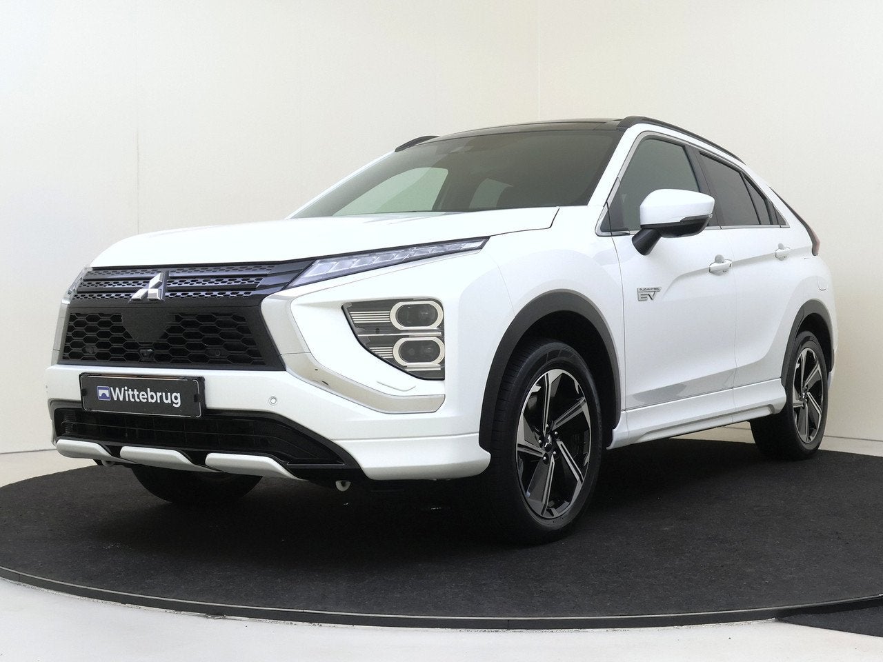 Mitsubishi Eclipse Cross 2.4 PHEV Instyle | Leder | Trekhaak, Auto's, Automaat, 188 pk, 4 cilinders, 120 €/maand