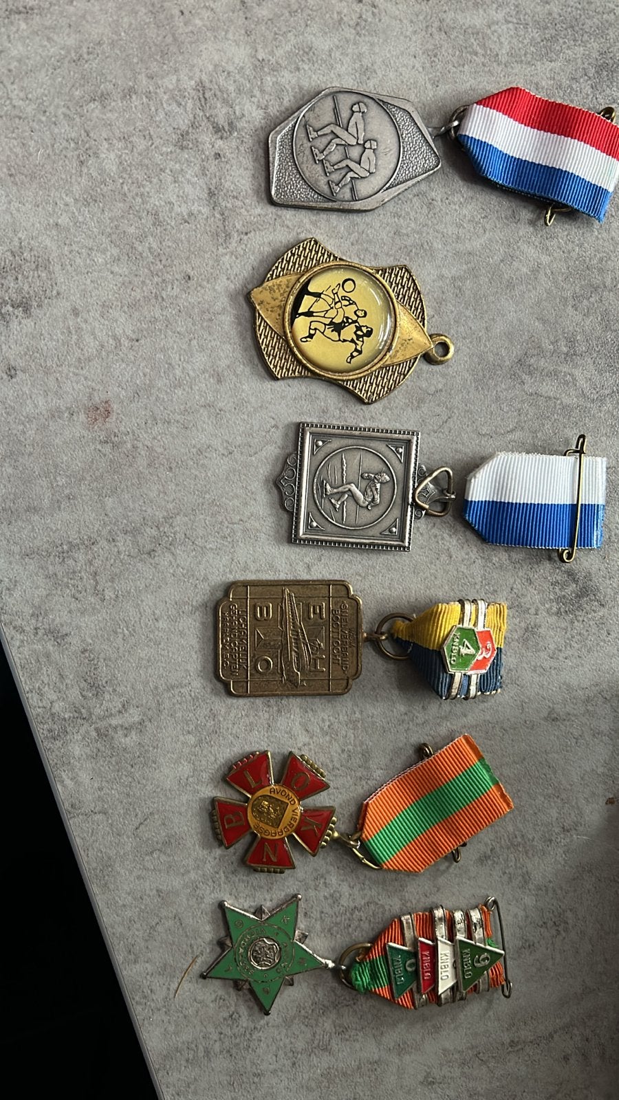 Collectie van diverse medailles en insignes, Ophalen, Overige materialen, Buitenland