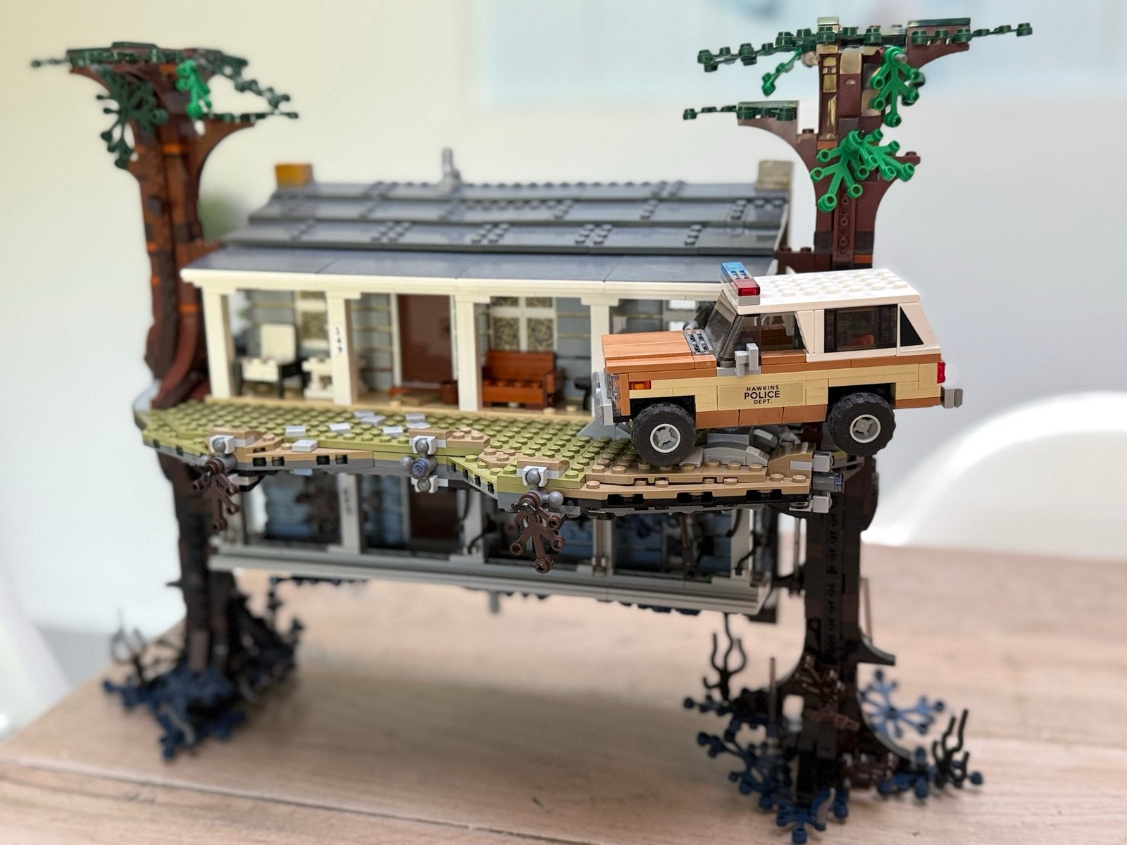 LEGO Stranger Things 75810 The Upside Down, Kinderen en Baby's, Ophalen of Verzenden, Zo goed als nieuw