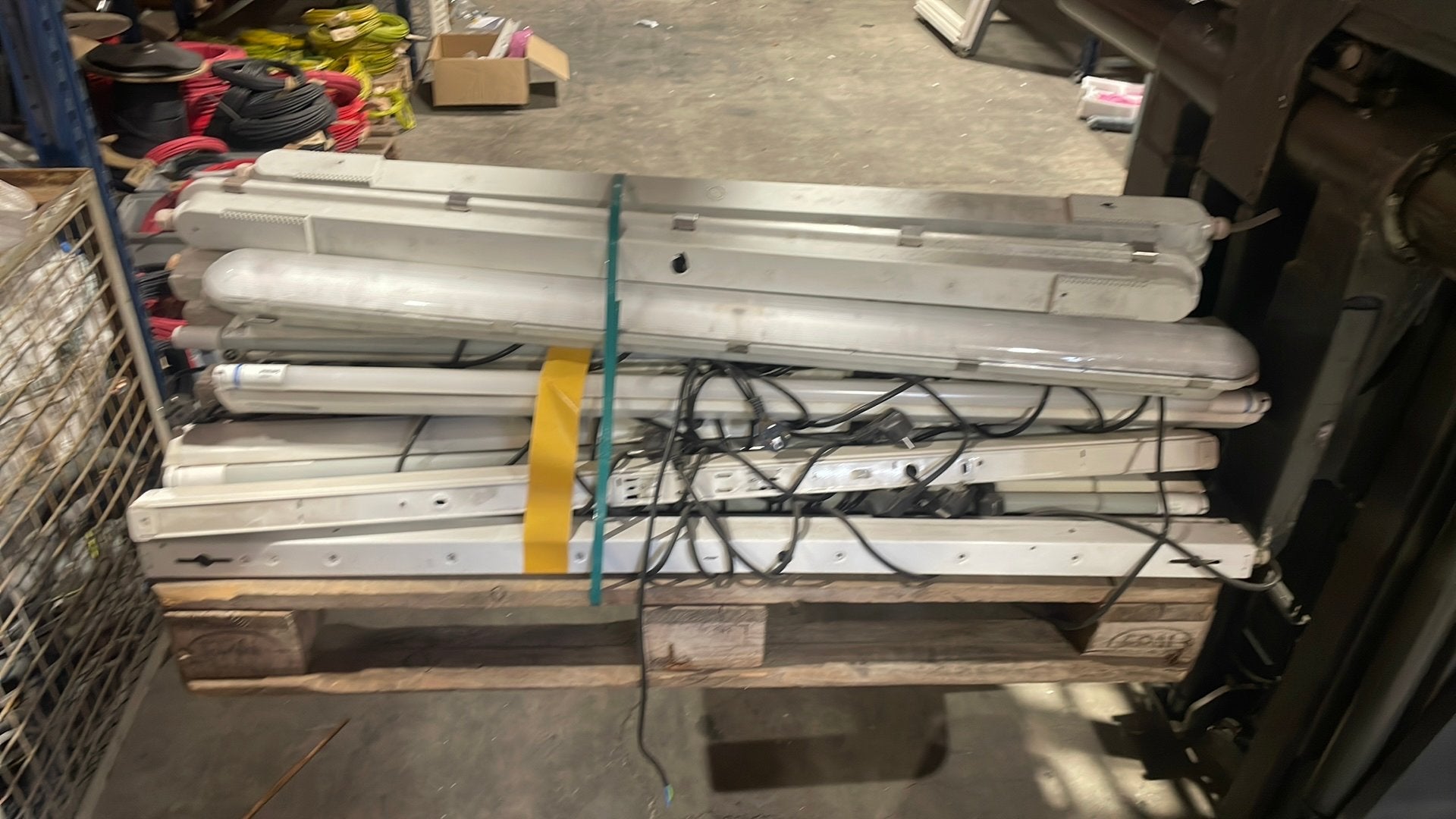 Philips ledtube 1200mm 16w incl armatuur, Ophalen of Verzenden, Gebruikt, Minder dan 50 watt, Armatuur