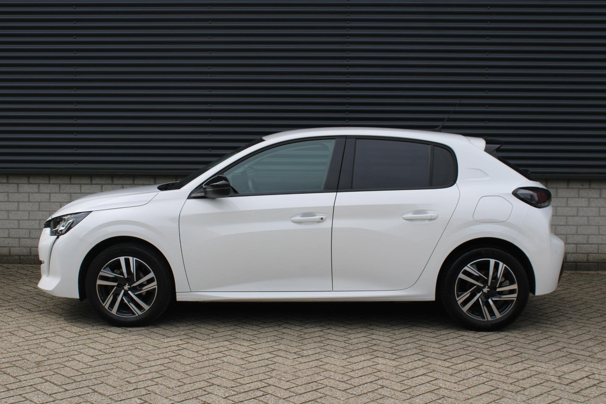 Peugeot 208 1.2 PureTech Allure | Cruise Control | Apple Car, Voorwielaandrijving, Euro 6, 1199 cc, Leder en Stof