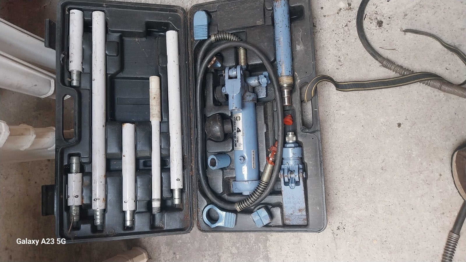 Hydraulische krikset en diverse gereedschappen, Ophalen of Verzenden, Gebruikt