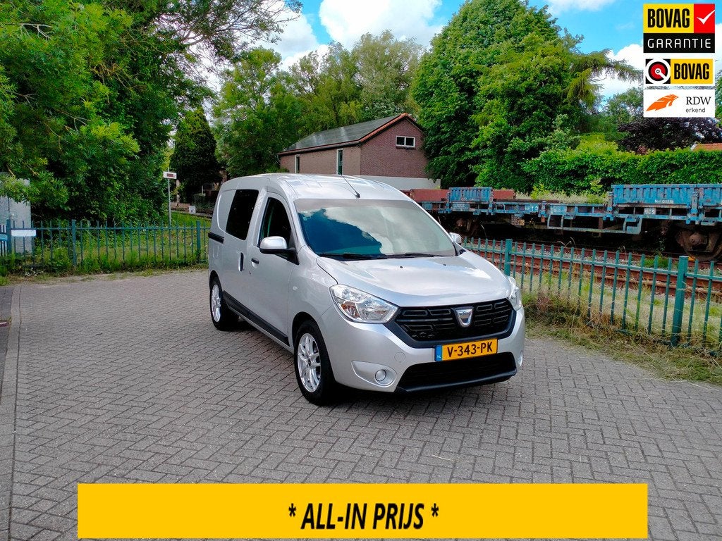 Dacia Dokker 1.6 MPI 100 Benzine euro 6 ideaal voor mini cam, Auto's, Bestelauto's, 12 maanden, Stof, Gebruikt, 4 cilinders