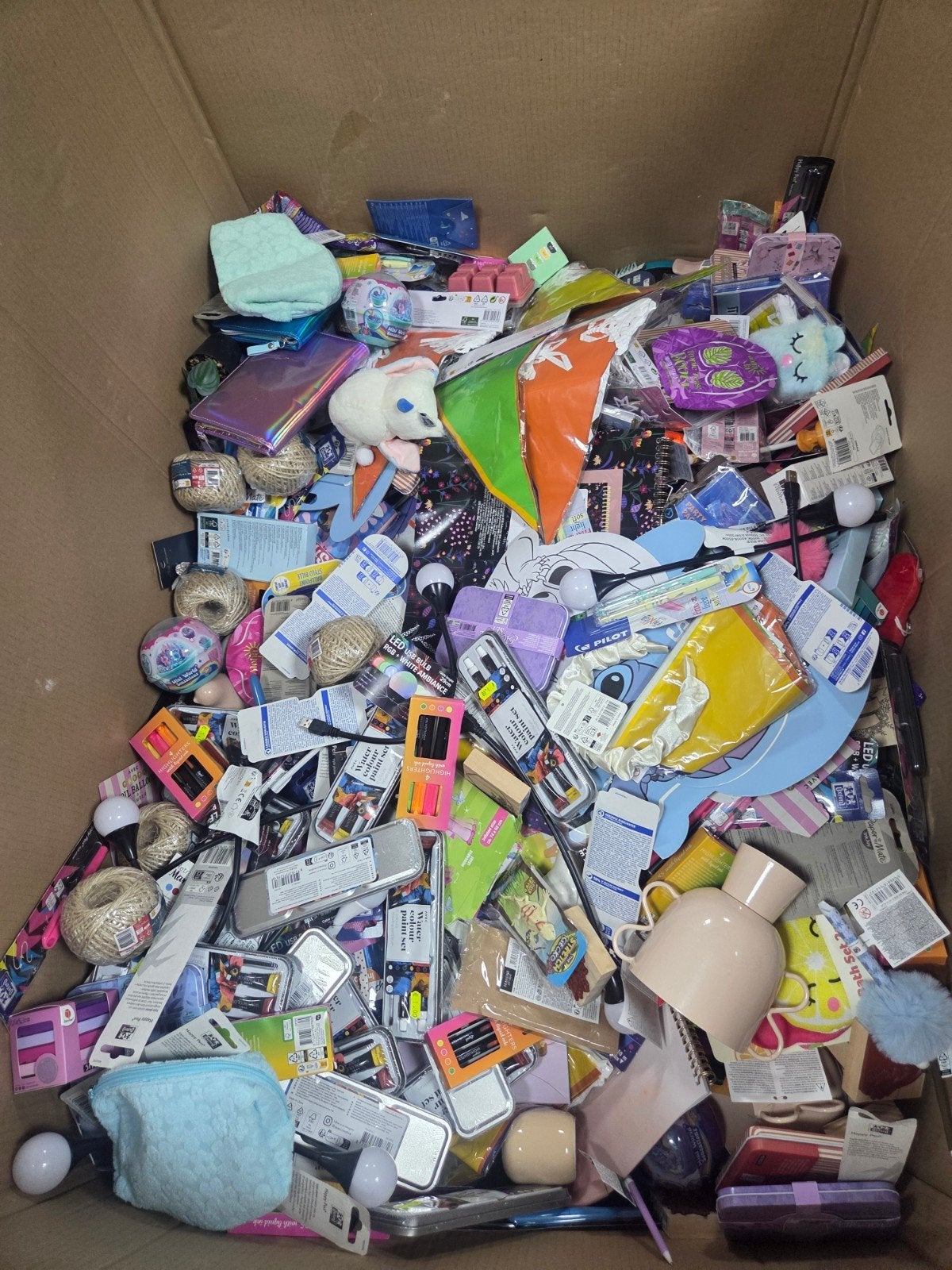 Palletbox vol speelgoed knutselartikelen  deco etc etc, Ophalen, Nieuw, ., Nieuw