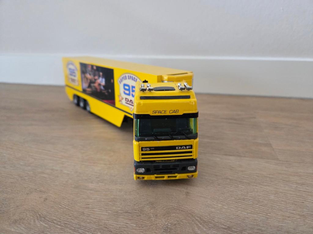 Tekno Daf 95 SSC demo Super Space Cab ( geel ), Ophalen of Verzenden, Gebruikt, Bus of Vrachtwagen, Tekno