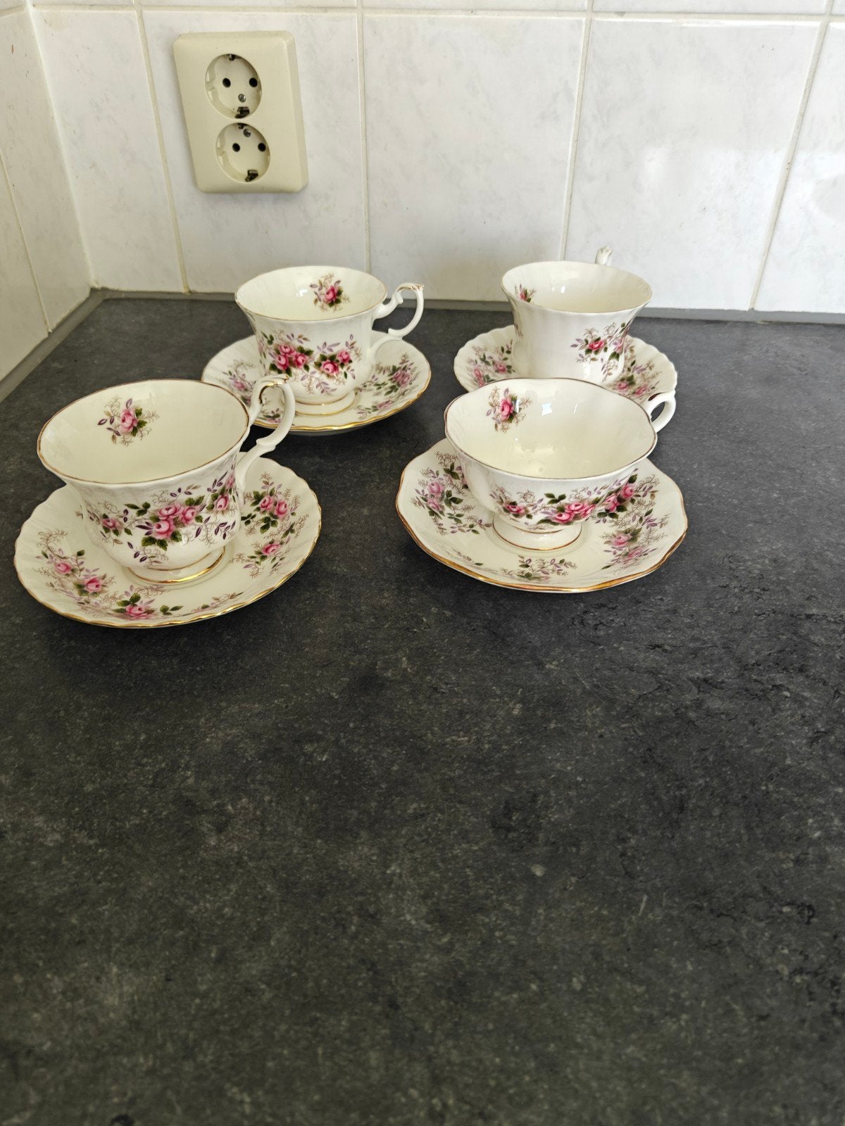 Royal Albert service, lavender Rose, Ophalen, Zo goed als nieuw, Bord(en), Overige stijlen