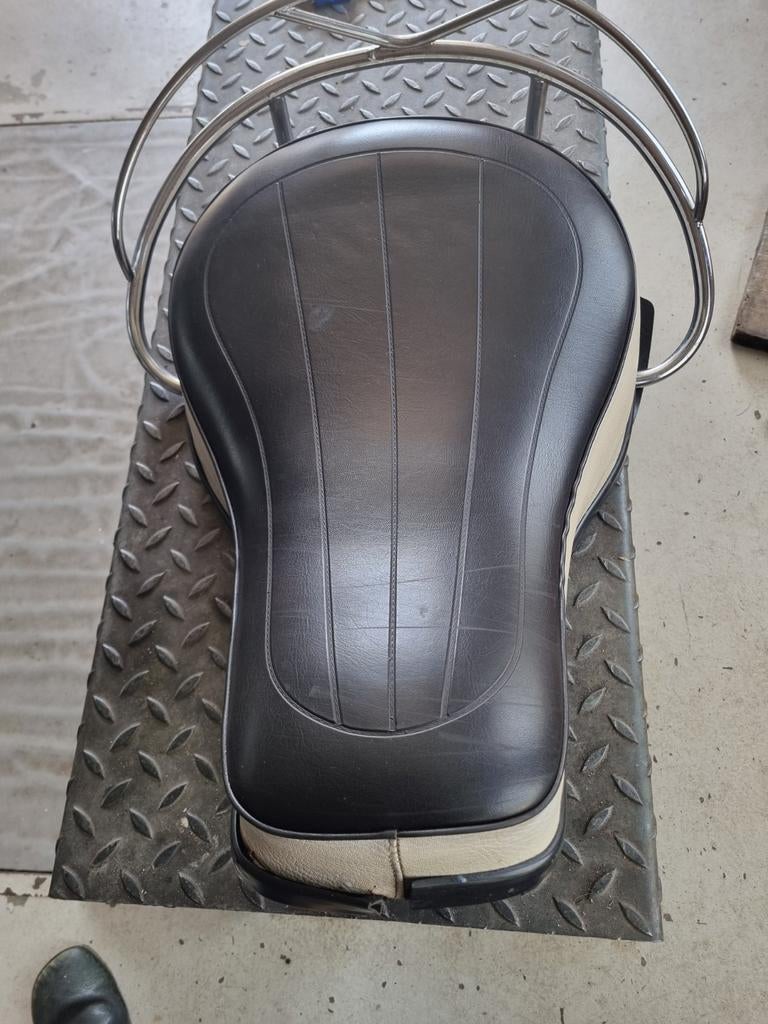 GERESERVEERD. Harley zadel uit 60 jaren??, Ophalen of Verzenden