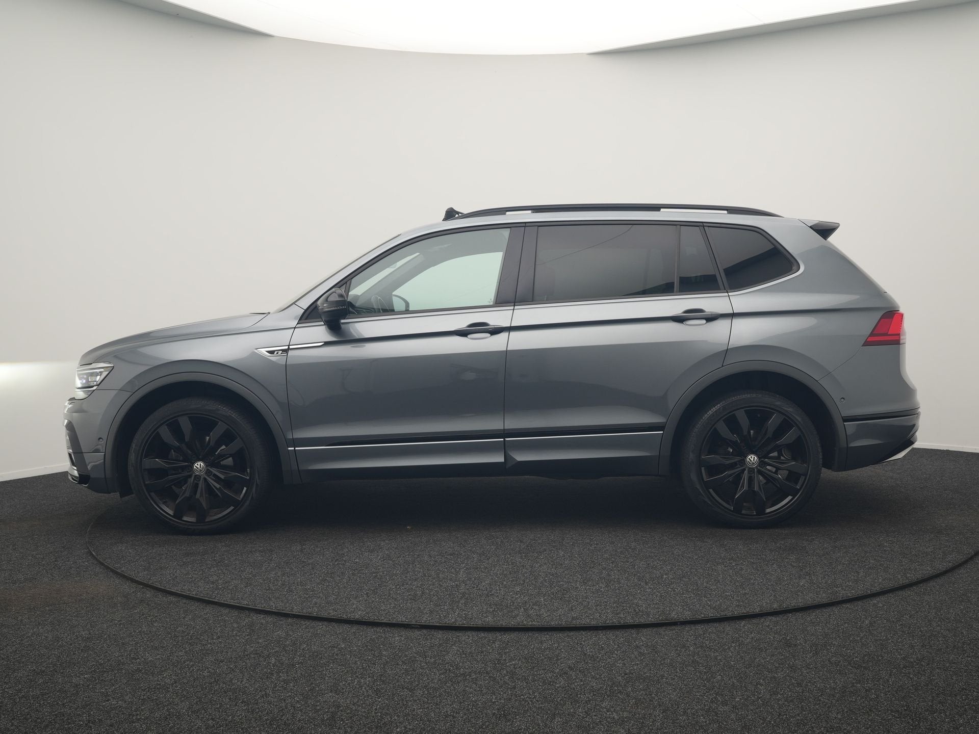 Volkswagen Tiguan Allspace 1.5 TSI Highline DSG R-Line 7 Per, Auto's, 150 pk, Bedrijf, 93 €/maand, SUV of Terreinwagen