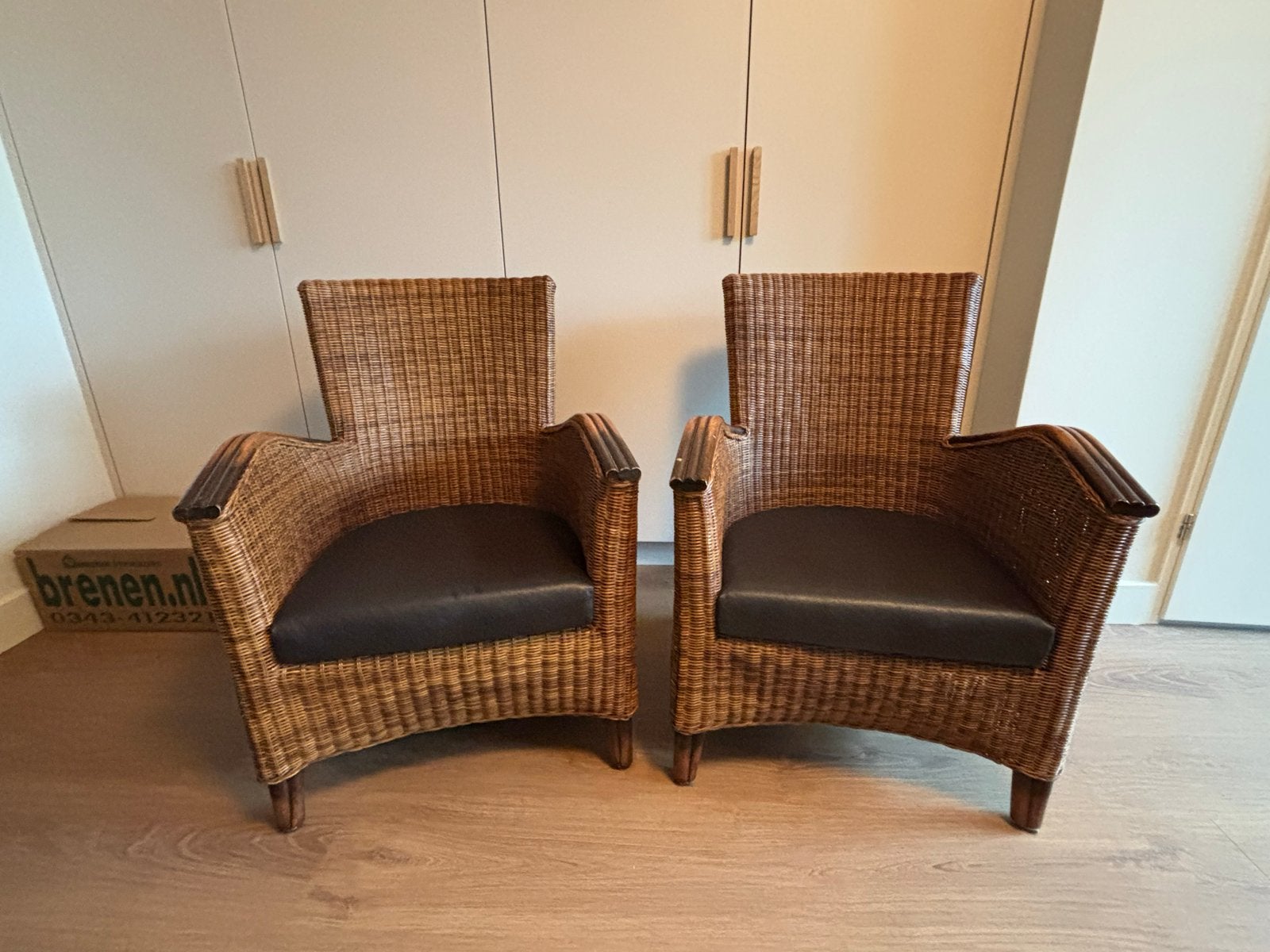 Twee rotan stoelen met kussens, Ophalen, Gebruikt, Twee, Bruin