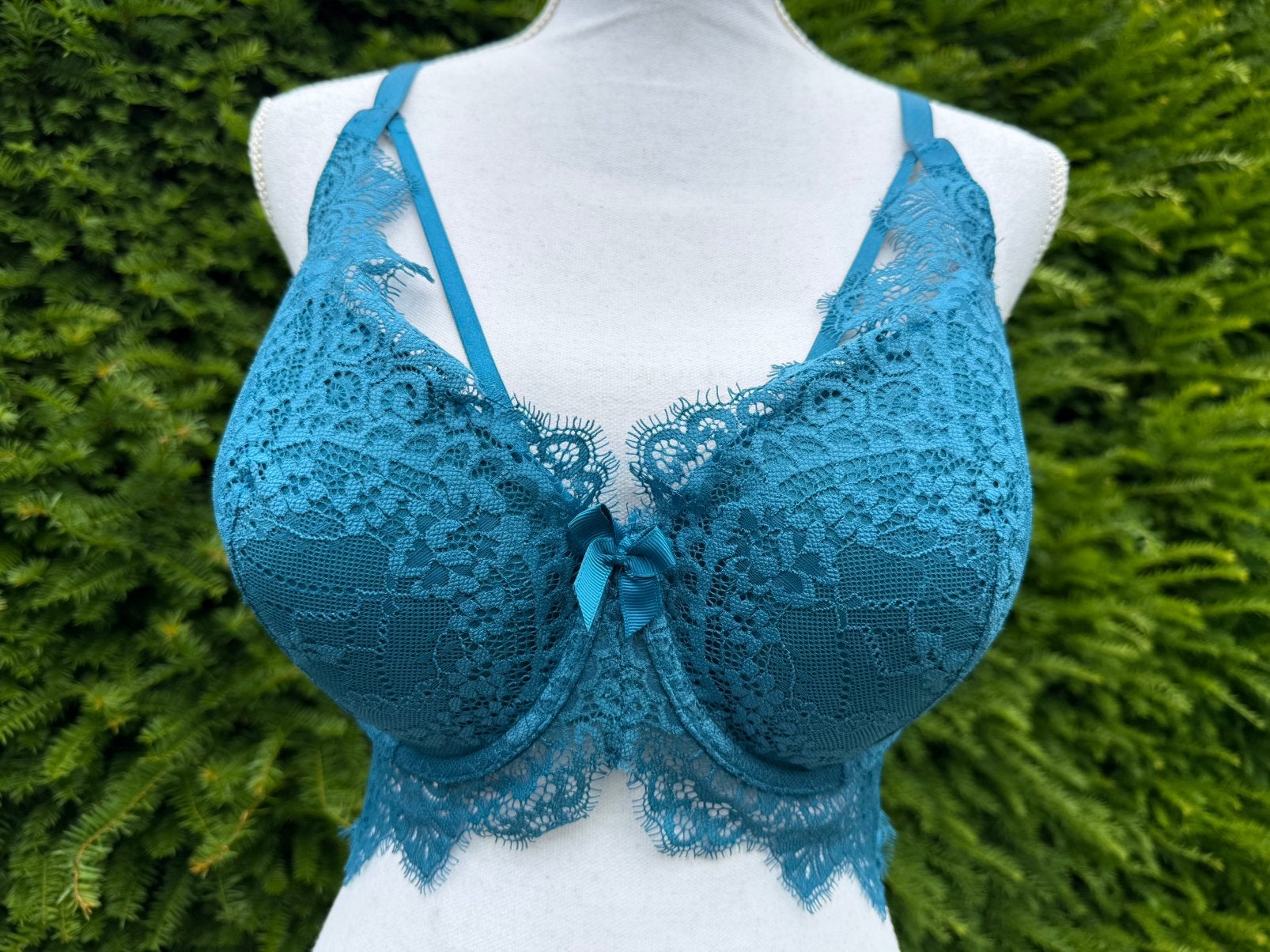 Splinternieuwe Hunkemöller bh maat 85E. Kaartje er nog aan, Kleding | Dames, Ondergoed en Lingerie, Verzenden, Blauw, BH