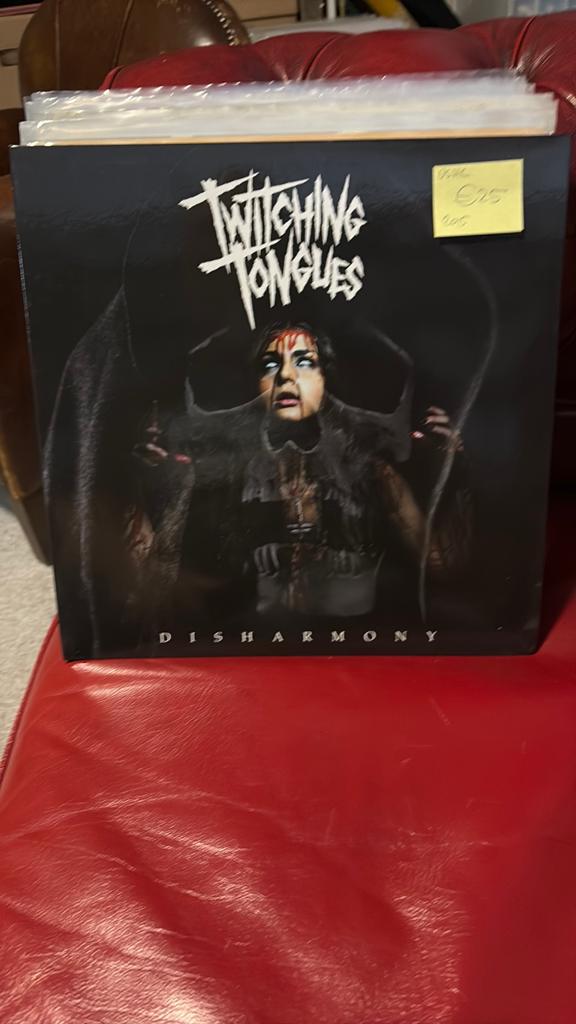 Twitching Tongues - Disharmony LP Vinyl, Cd's en Dvd's, Vinyl | Hardrock en Metal, Zo goed als nieuw, 2010 - 2019, 12 inch, Ophalen of Verzenden