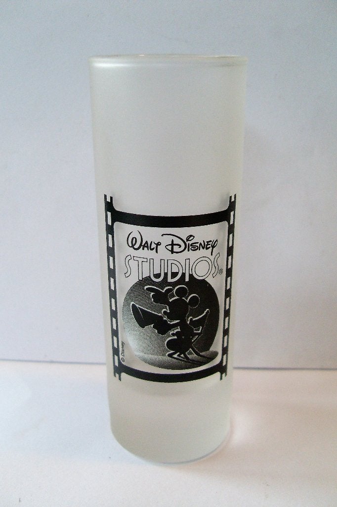 Mickey Mouse Shotglaasje Walt Disney Studio's Glas, Verzamelen, Ophalen of Verzenden, Mickey Mouse, Zo goed als nieuw, Servies
