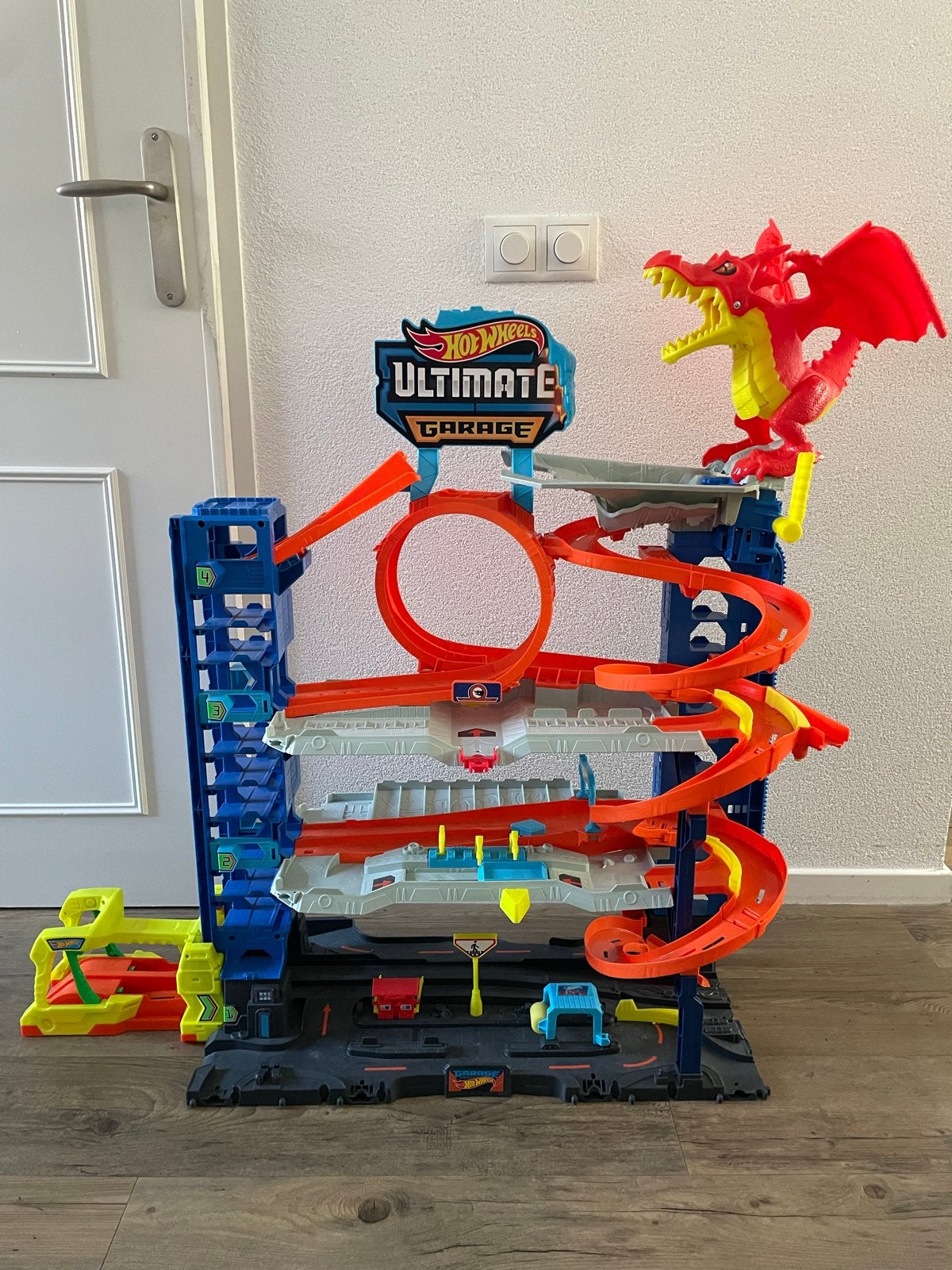 Hot Wheels Ultimate Garage met draak, Ophalen, Zo goed als nieuw
