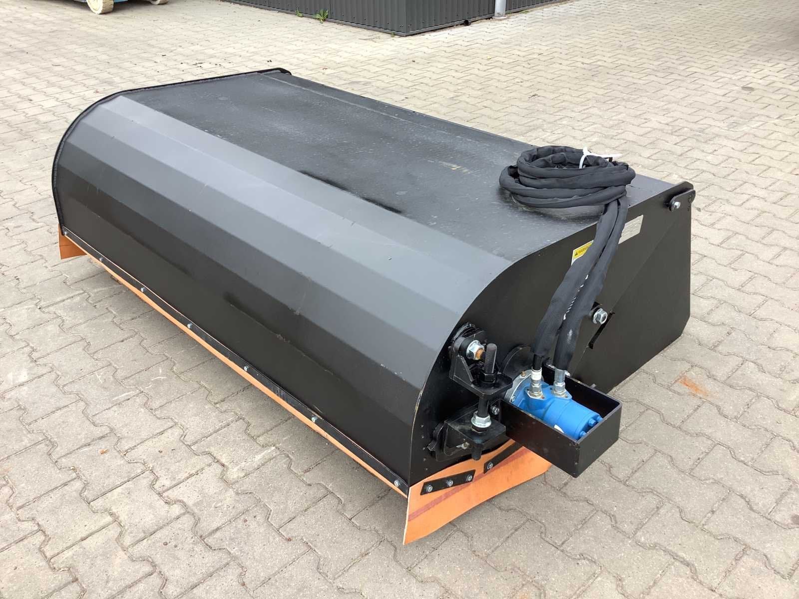 Field Industries Hydraulische rolbezem voor schranklader (18