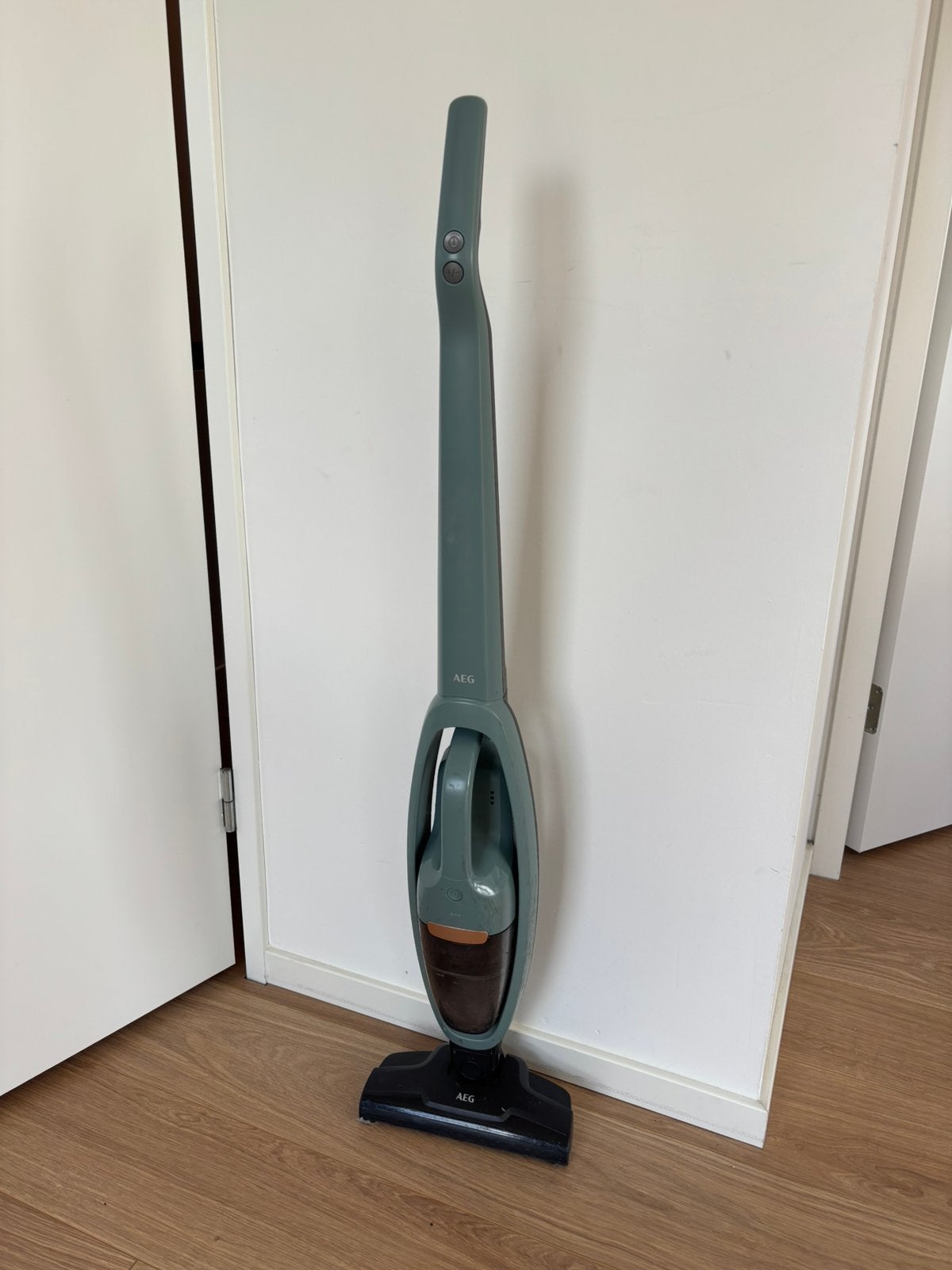 AEG QX6 steelstofzuiger - gebruikt, Ophalen, Gebruikt, Draadloos, Reservoir