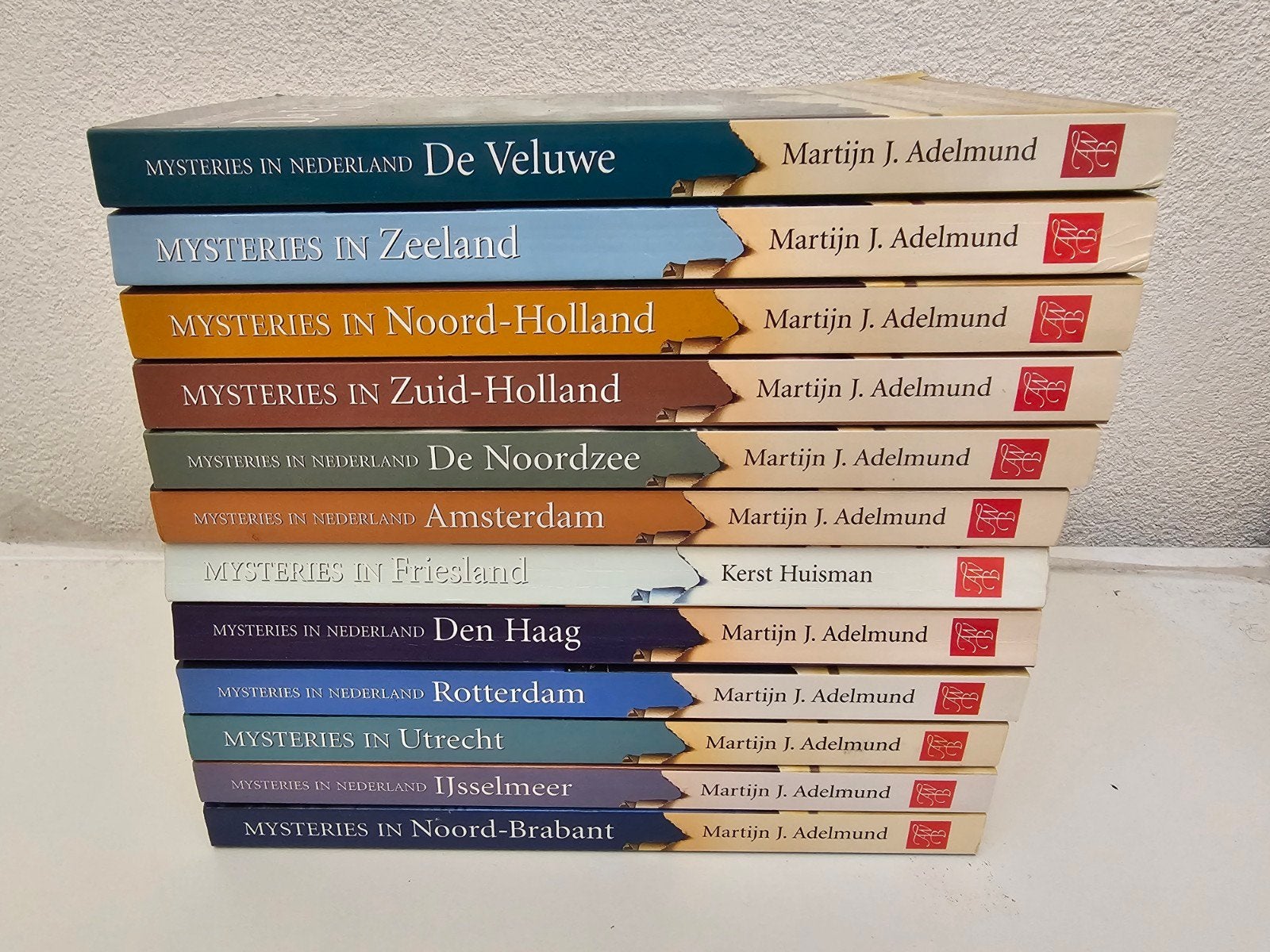 12x Mysteries in Nederland, Boeken, Ophalen of Verzenden, Gelezen