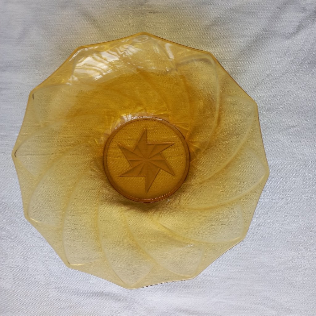 Amberkleurige schaal, ster geslepen, glas, doorsnee 22 cm, Ophalen of Verzenden