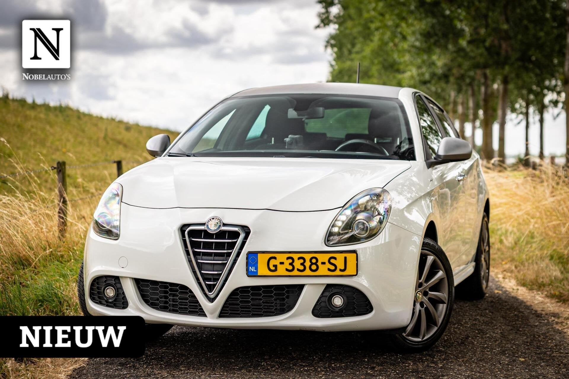 Alfa Romeo Giulietta 1.4 T Distinctive | PDC | Trekhaak, Voorwielaandrijving, Euro 5, Gebruikt, 4 cilinders
