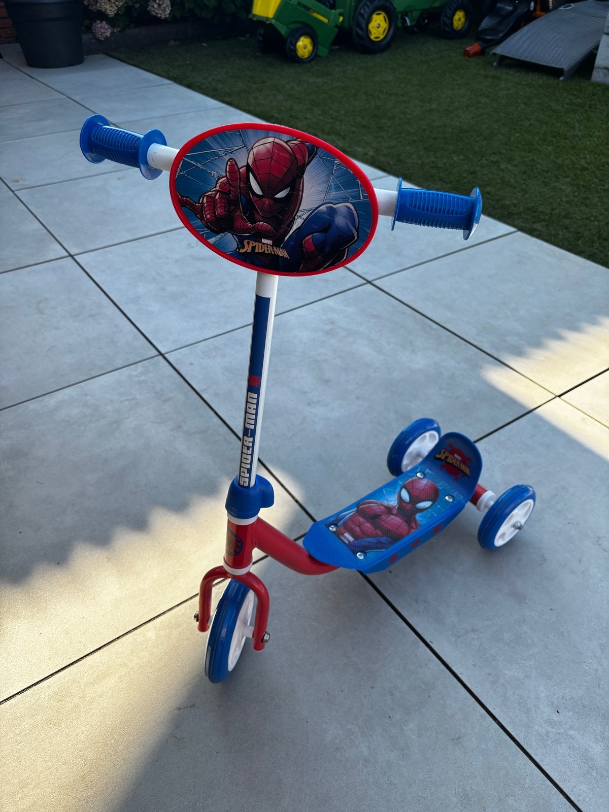 Spiderman step - Zo goed als nieuw, Fietsen en Brommers, Ophalen, Zo goed als nieuw, Gewone step