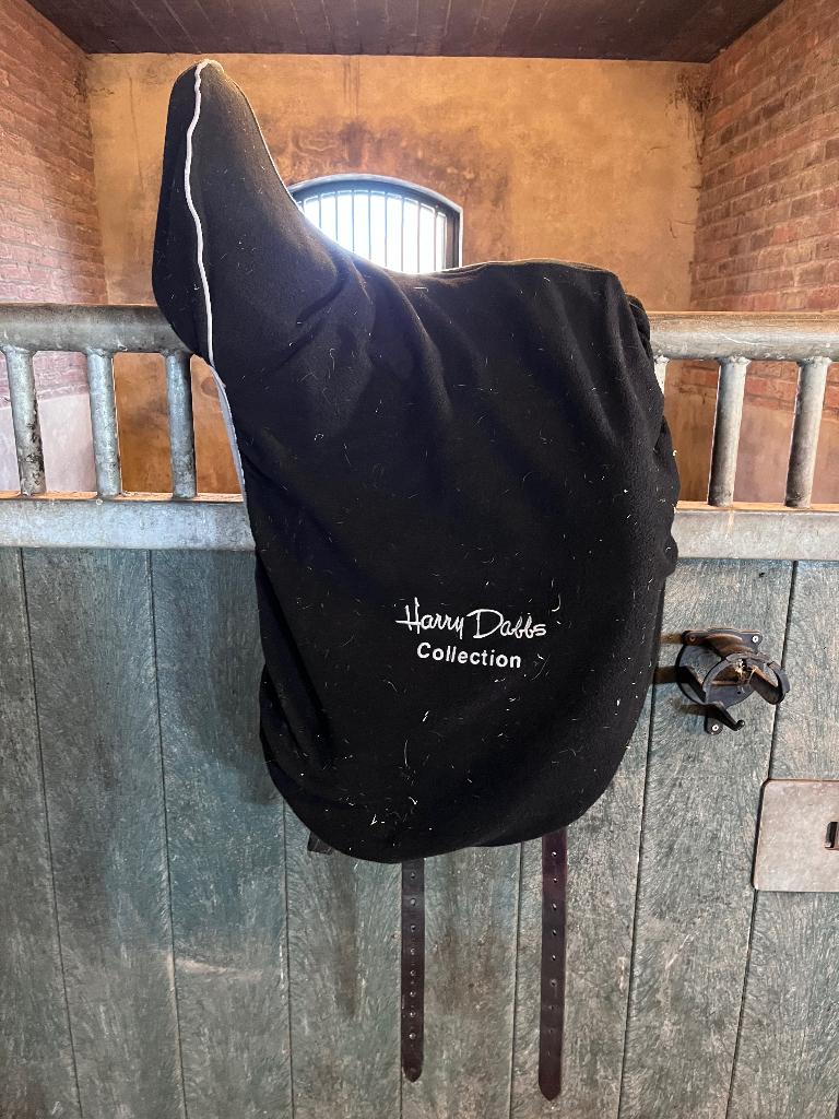 Dressuur zadel Harry dabs, Dieren en Toebehoren, Paarden en Pony's | Zadels, Ophalen of Verzenden, Gebruikt, Dressuur