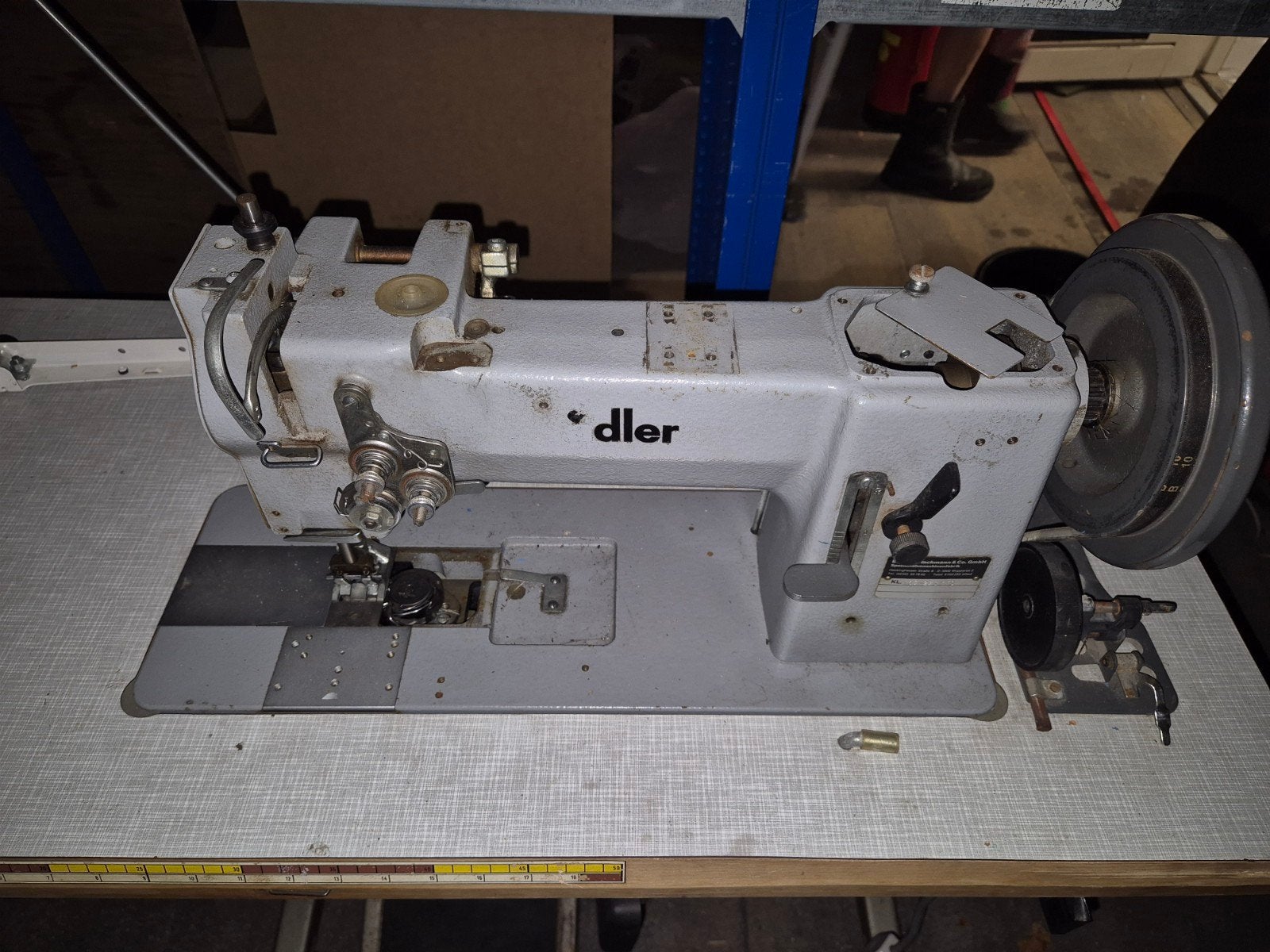 Adler 167 3-voudig transport dubbelnaalds naaimachine, Ophalen, Gebruikt, Naaimachine