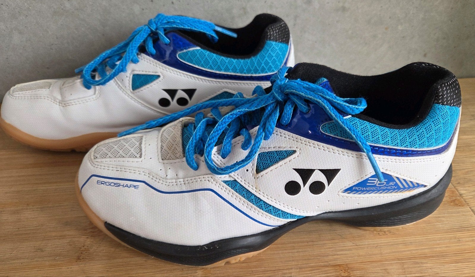 Yonex sportschoenen maat 38, Ophalen, Zo goed als nieuw, Schoenen