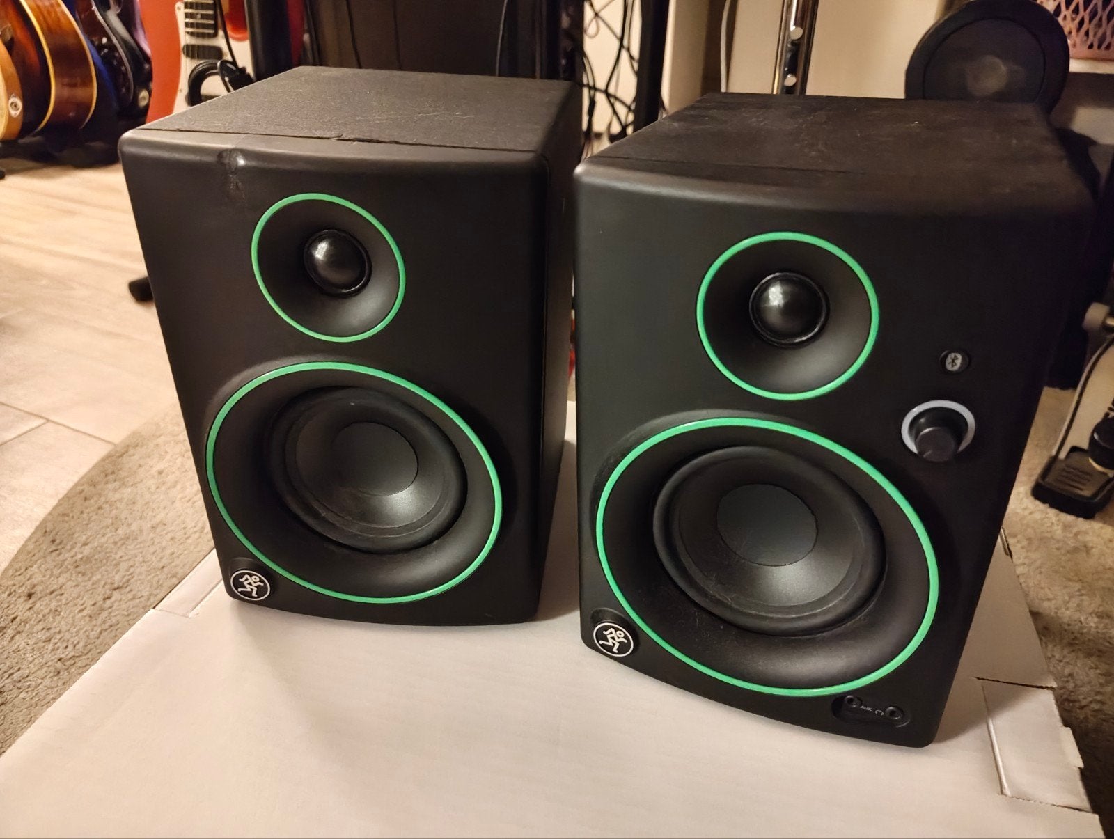 Mackie CR4BT Studiomonitoren met Bluetooth en Speakerkabel, Studiomonitor, Gebruikt, AUX-ingang, Minder dan 60 watt