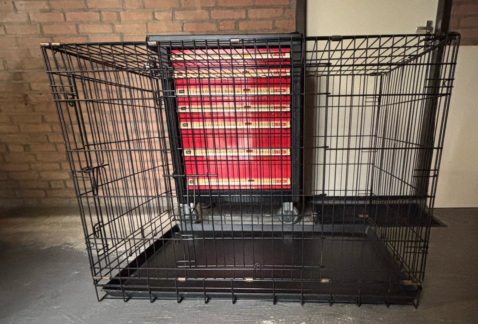 Grote honden bench met 2 deuren, Dieren en Toebehoren, Ophalen, 65 tot 100 cm, Hondenhok, Zo goed als nieuw