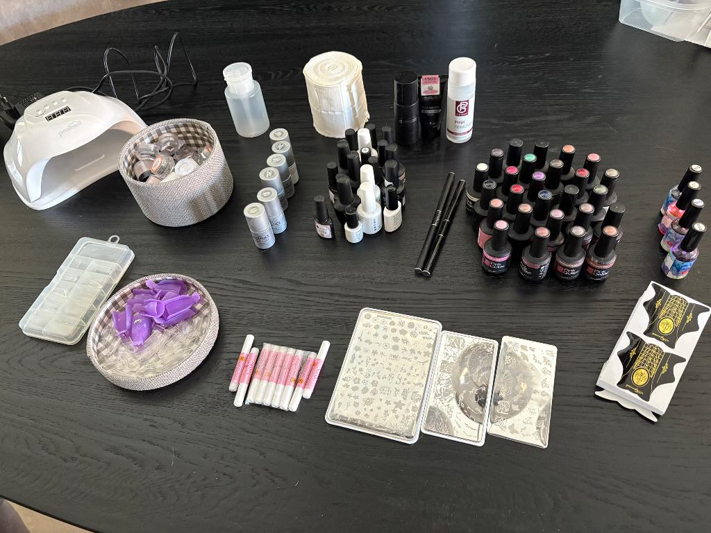 Gel nagels set (met van allerlei opties), Ophalen, Zo goed als nieuw