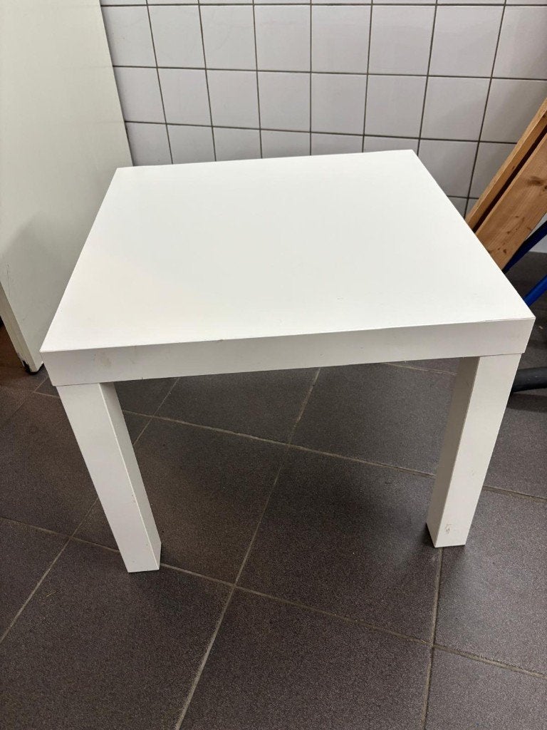 2 IKEA bijzettafeltjes 55 x 55, Gebruikt, Vierkant, Modern / strak, 55 tot 75 cm